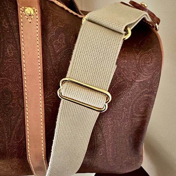 Vintage Etro Travel Duffle Bag with lock and keys - Picture 14 of 17